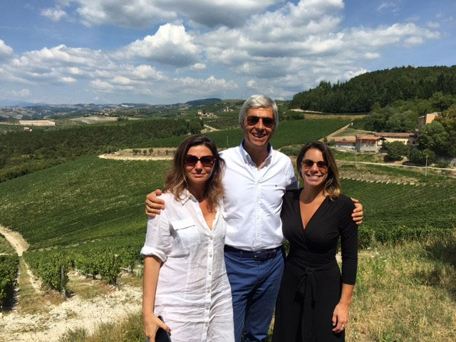 Andrea Carpi con due delle più influenti giornaliste canadesi